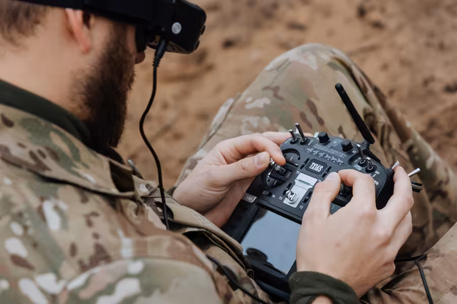 Danish soldier flying a FPV drone.